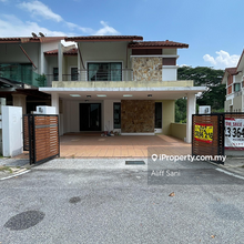 Fully Renovated Semi D