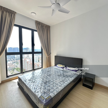 Great community, near to restaurants, shops, schools and major highway