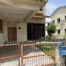 Walk distance to aeon big hypermarket and eatery shop
