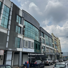 Main road,serdang raya