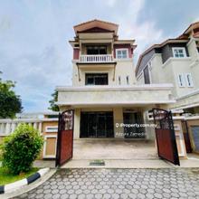 Spacious Renovated 2.5 Storey Semi D Villa Kristal Heights, Batu Caves