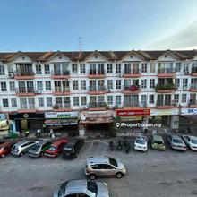 Park Avenue Apartment @ Tampoi Corner Lot Good Location For Sale