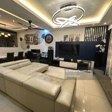 Freehold, tastefully renovated, good condition, partly furnished