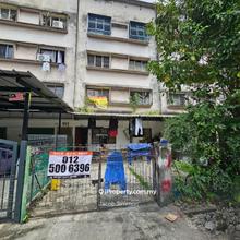 Cozy Flat like a Single Storey house in a Prime Kuala Lumpur Location 