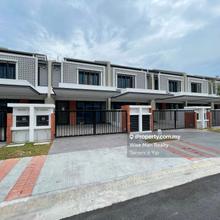 Elmina Green face south with extra land plus near park