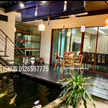 Growing Family loves having breakfast overlook at the internal garden 