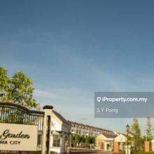 Tip top condition, almost fully furnished and nearby University ! !