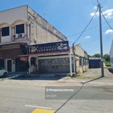 Single Storey Corner Shop Facing Main Road and Wet Market Diagonally