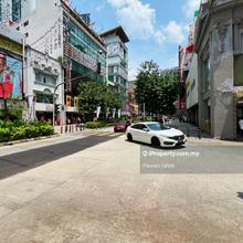 Endlot and close to parking and Sogo