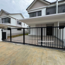 Semi D House