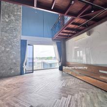 Renovated -With swimming pool -Facing north -Leasehold 