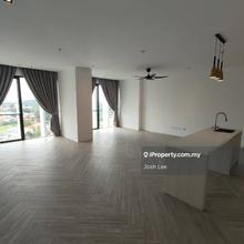 Partly Furnish, Golf View, Corner Unit, Comes with 3 Parking