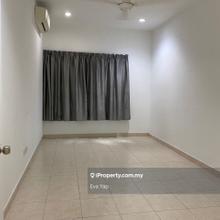 Ground floor unit, partly furnish 