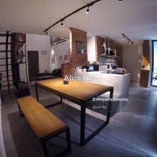 Tastefully renovated duplex Soho 