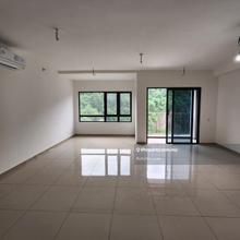 Brand new 4 rooms condo for rent