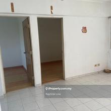 Taman Selatan Apartment 700sf Renovated 3-rooms 1-cp Newly Repaint
