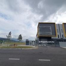 New High ceiling corner factory rent 