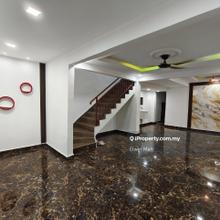 Fully Renovated & Fully Extended 2 Storey Terrace Move In Condition