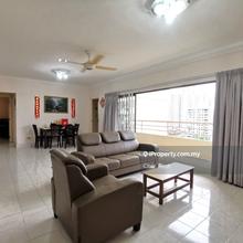 Low floor with extra spaces & with nice & unblocked city view!