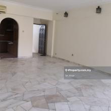 Strategic Location: Town area, Shops and Bank within Walking Distance