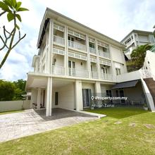 Villa Serene Kiara, Stunning Semid Corner Unit With A Huge Land