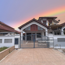 Gated and guarded, Large built up design