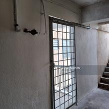 Freehold Apartment 