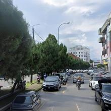 Cheap Nice 4 Storey Shop Lot End Terrace at One Avenue Ampang