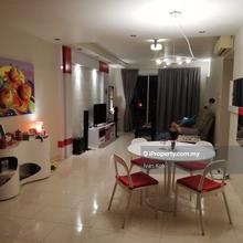 Well Maintained Unit With 2 Carpark Lot