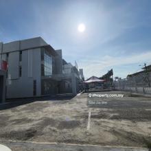 3 storey semi d shophouse For Rent