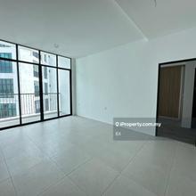 Batu Kawa, Yarra Park Apartment