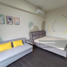 Free Shutter Bus to MRT station , Move In Condition & Fully Furnished