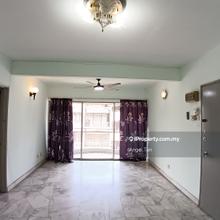 Corner Unit 2 Car Park Kinrara Court 952sqft Good Condition for Rent
