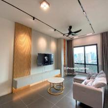 Ativo suite, next to plaza, walkway to mrt station