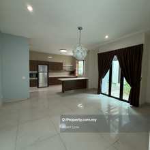 Partial Furnish / Super Spacious /good condition / western layout home