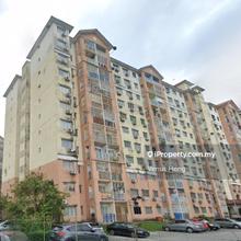 Kinrara Ria Apartment with Balcony