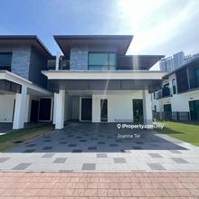 Semi-D house for Sale