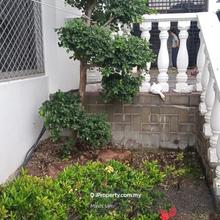 Semi D for sale, well maintained, move in cond
