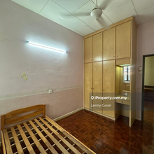 Two Storey Terrace House At Greenlane