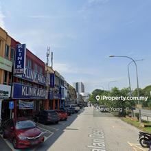 Bandar Country Homes Ground Floor Shoplots For Rent