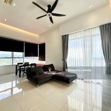 Fully furnished 2 carparks Klcc skyline view 