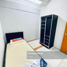 Single Room Available  At Vista Komanwel B Clean Nice 