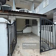 Near Jonker Walk Heritage Area Melaka. Welcome Viewing & Discuss