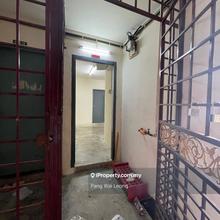 Dahlia Flat Ground Floor for Sale Garden Avenue, Seremban 2