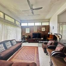 Well Maintained Semi-D House for Sale