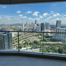 Walking distance to Midvalley