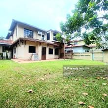 Renovated, Fully Extended Kitchens, Good Condition & Move-in Ready 