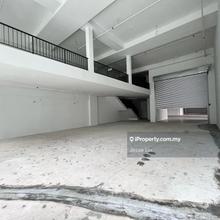Warehouse cum office
