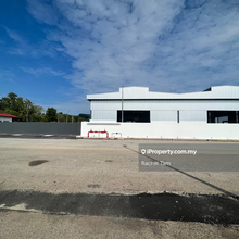 Semi D Corner Warehouse For rent 