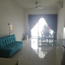 Further reduction on price for 2 bedrooms unit !!